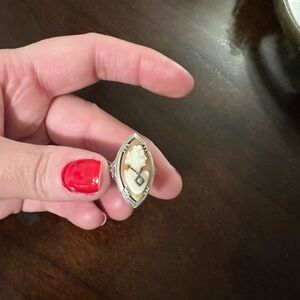 Elegant Silver and Cream Cameo Ring